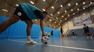 快船上次单月输13场是10年3月，那年他们最终只有29胜53负